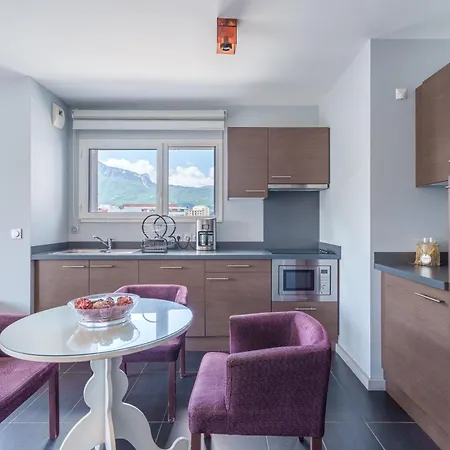 Apparthotel Tempologis Saint-Germain - Parking Gratuit Et Appartements Avec Balcon Grenoble