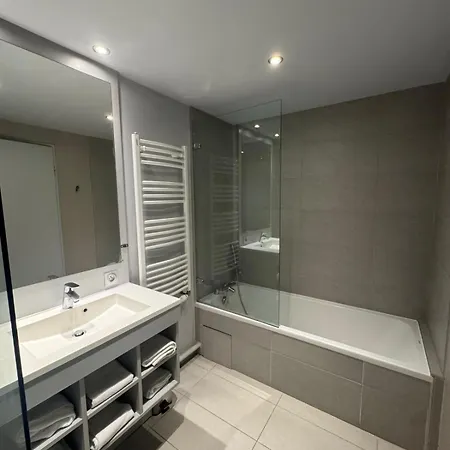 Apparthotel Tempologis Saint-Germain - Parking Gratuit Et Appartements Avec Balcon Aparthotel